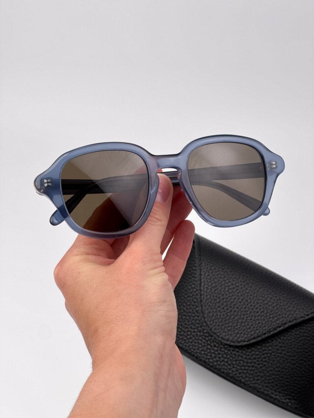 LOEWE LW40163I 84E BLUE ROUND SUNGLASSES